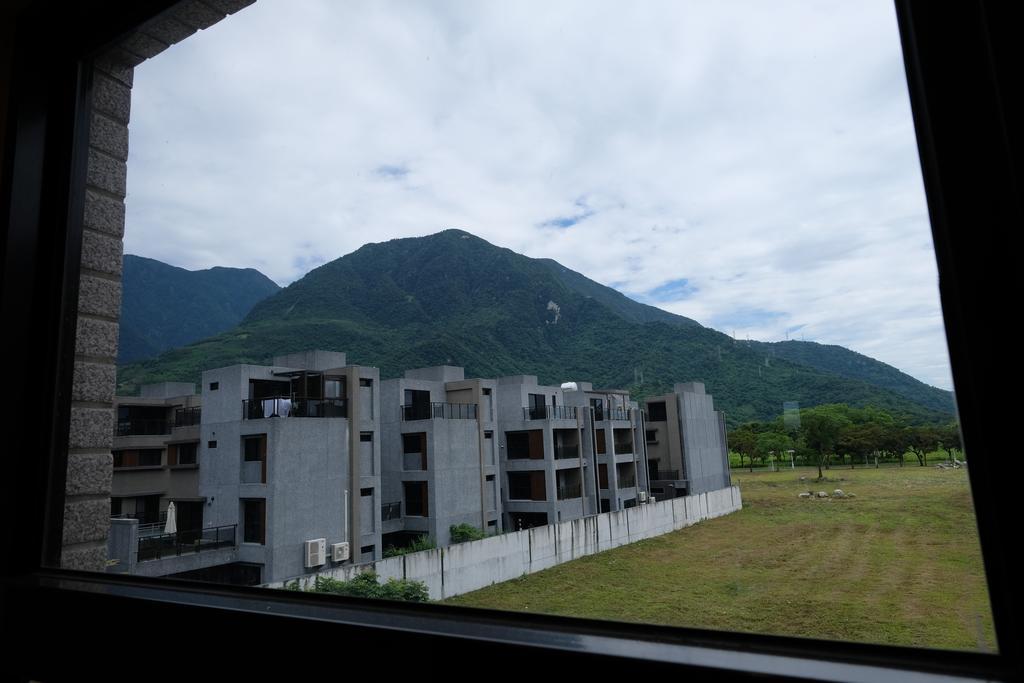 Iliving B&B Kota Hualien Bagian luar foto